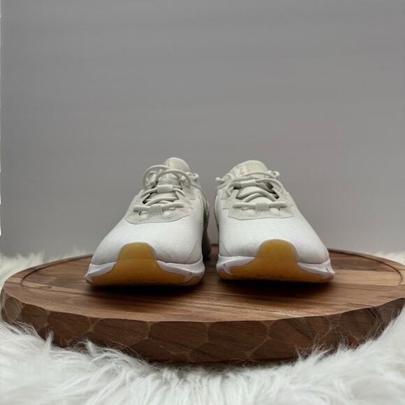 Nike Legend Essential 2 White Running Shoes Women' Sz 10.5 White/Gold CQ9545-010 - Picture 9 of 12